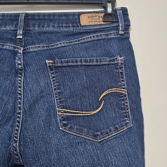 Levi Strauss & Co Women's Jeans 10 Blue Signature By Modern Capri Stretch 0541 - Picture 9 of 16